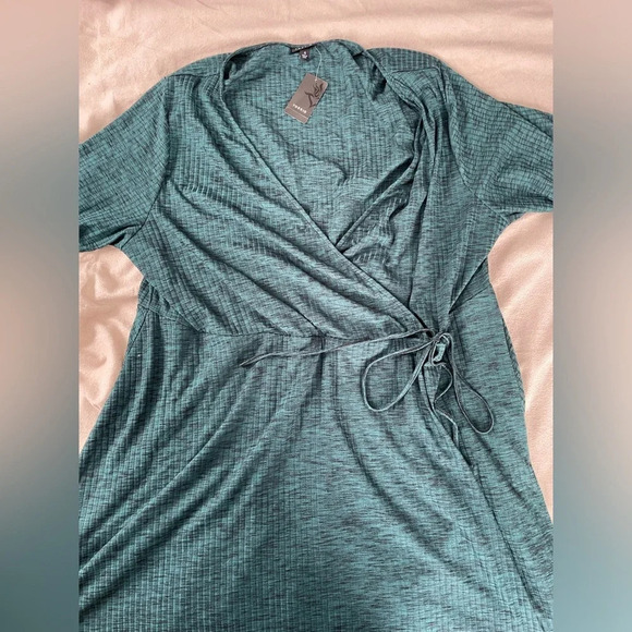 Torrid Acas Emerald Green Ribbed Midi‎ Wrap Dress NWT - Picture 7 of 7